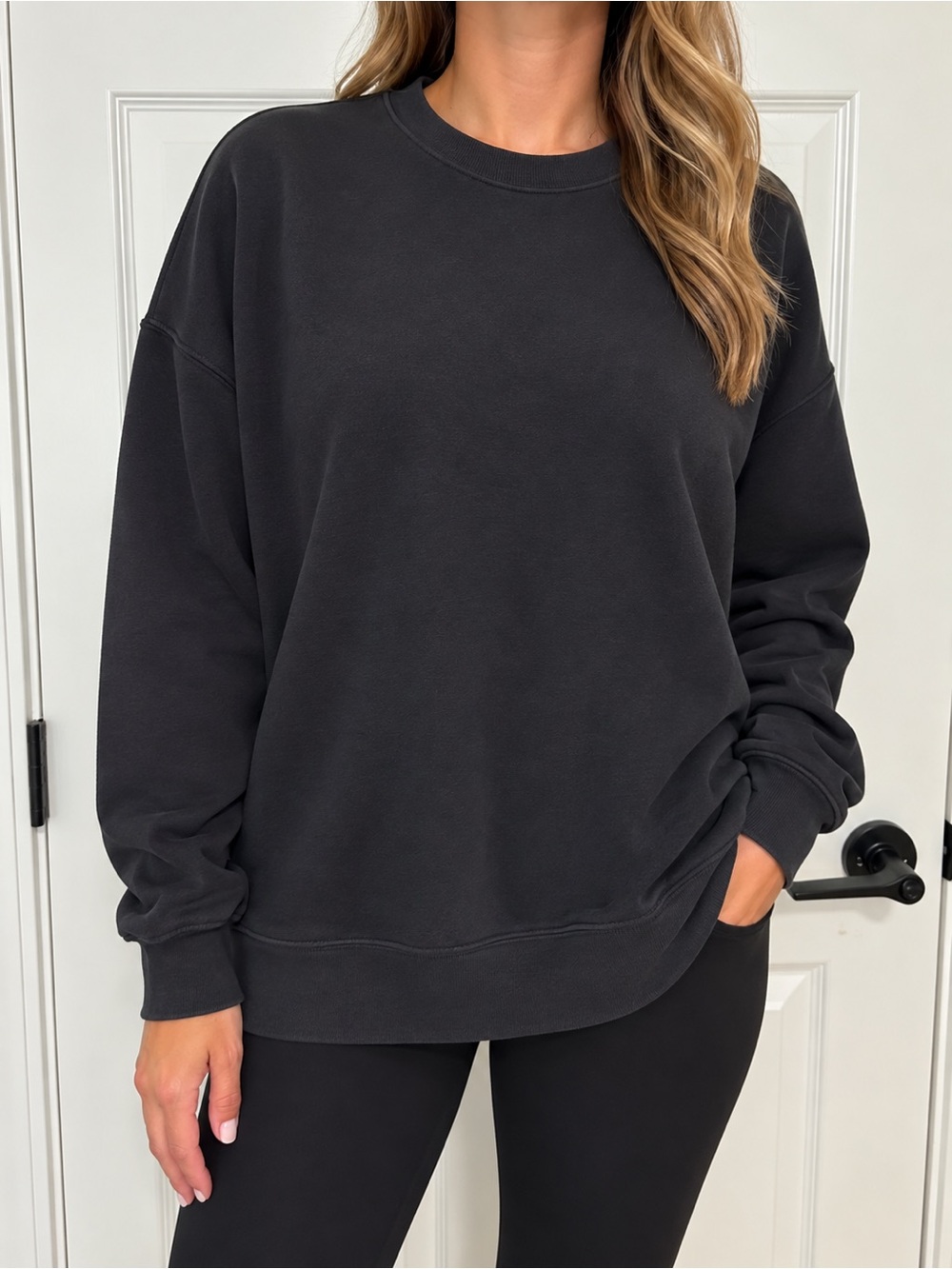 Hanes Oversized Crewneck Sweatshirt - Black